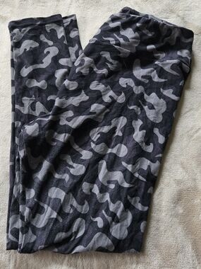 TC Lularoe Gray, Black and Purple Camo Lounge Pants